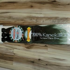 Braiding Hair Ombre Black to Dark Green